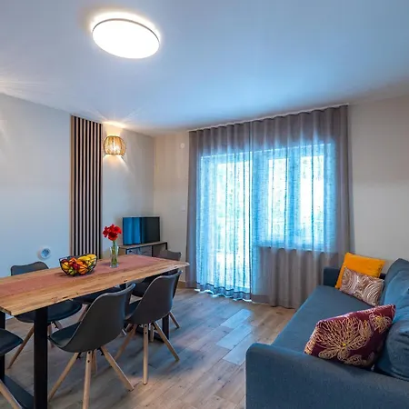 Lion's Apartment